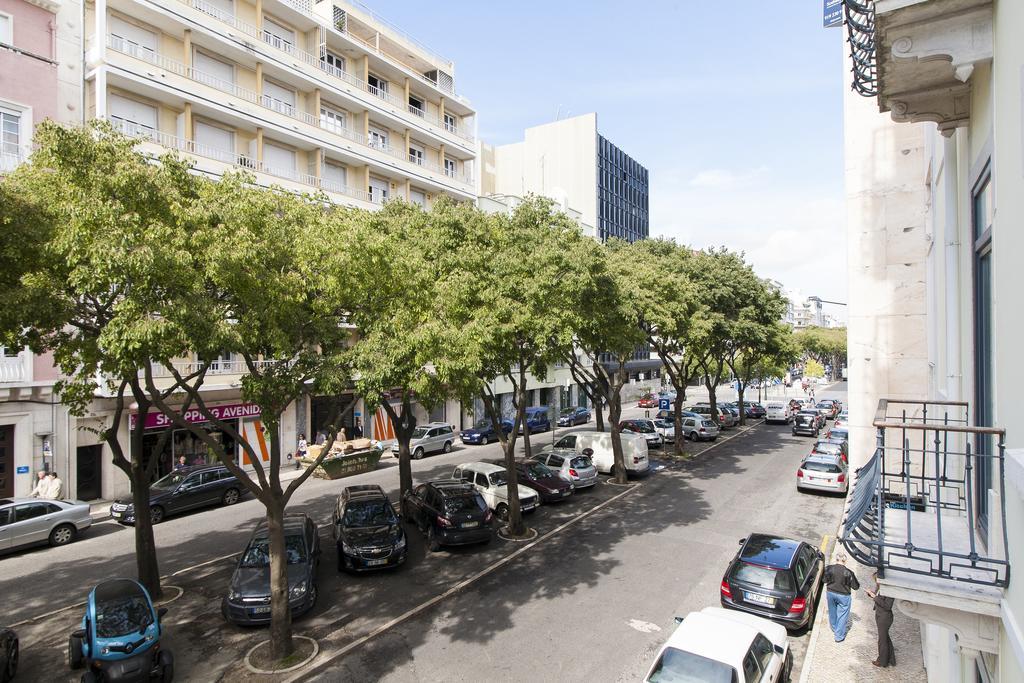 Joivy Stunning 3br Apt With Balcony, Nearby Saldanha Subway & Ist Apartment *