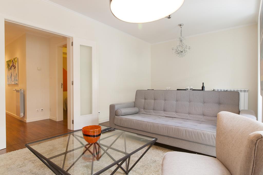 Joivy Stunning 3br Apt With Balcony, Nearby Saldanha Subway & Ist Apartment Lisbon